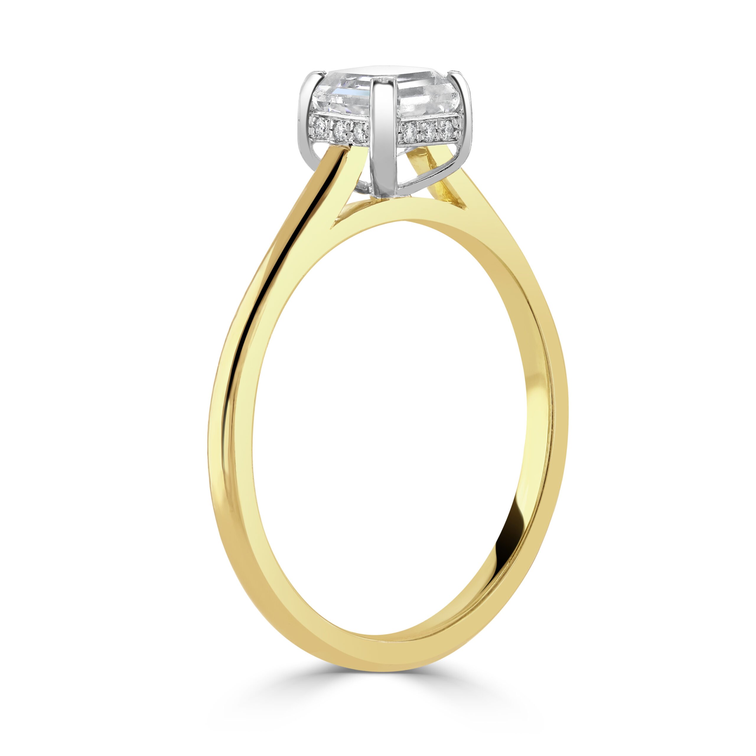 Round Brilliant Cut Yellow Gold Diamond Ring
